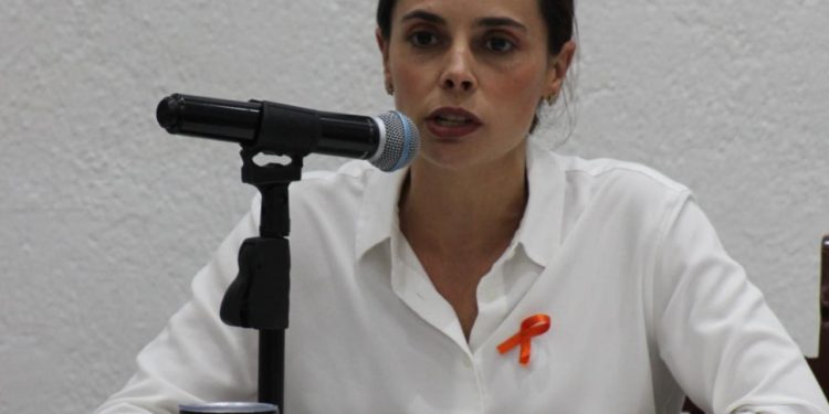 Pide licencia Ana Paty para separarse de la presidenta municipal